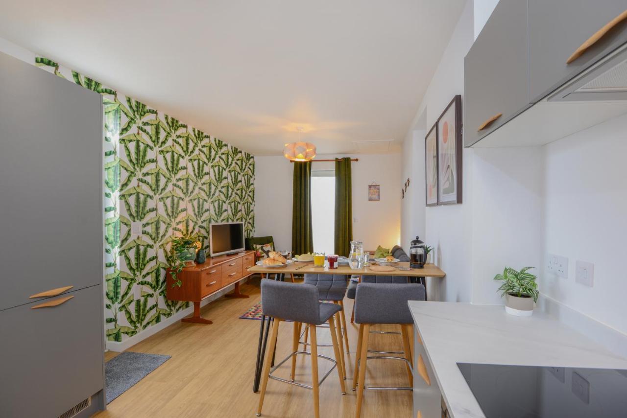 Apartment Two - Private Car Park, Comfortable And Well Equipped - By Ocean City Retreats Plymouth Eksteriør billede